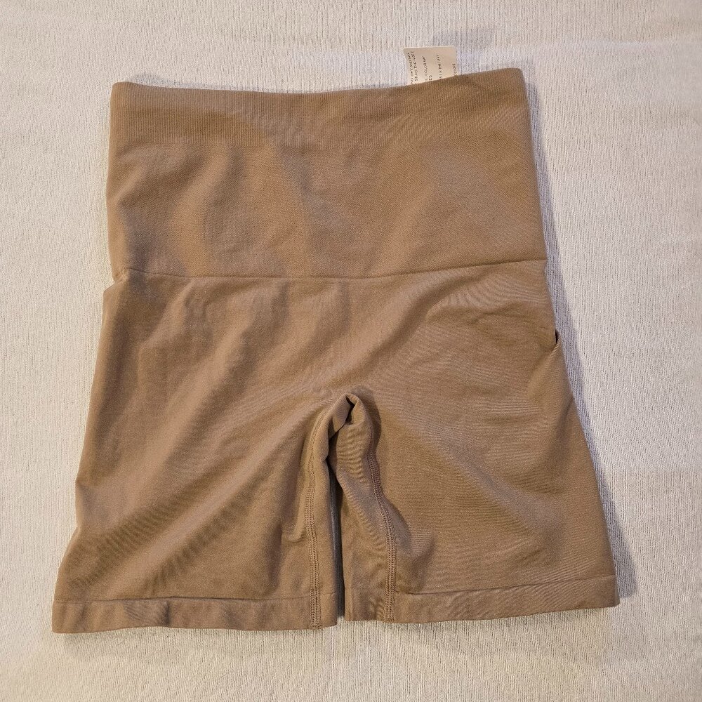 YITTY Shapewear 1X 2X NWT Sculpting High Waist Shorts Nude Seamless Smoothing.